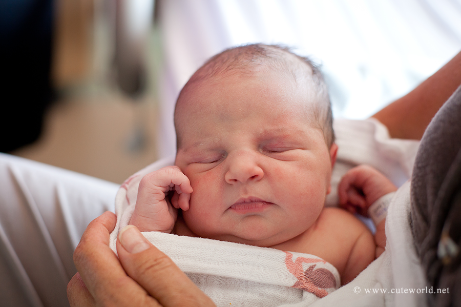 photographe naissance bébé à l'hôpital