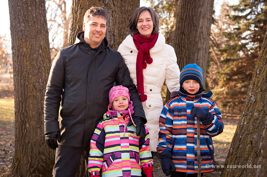 Séance famille extérieur dans un parc Montréal